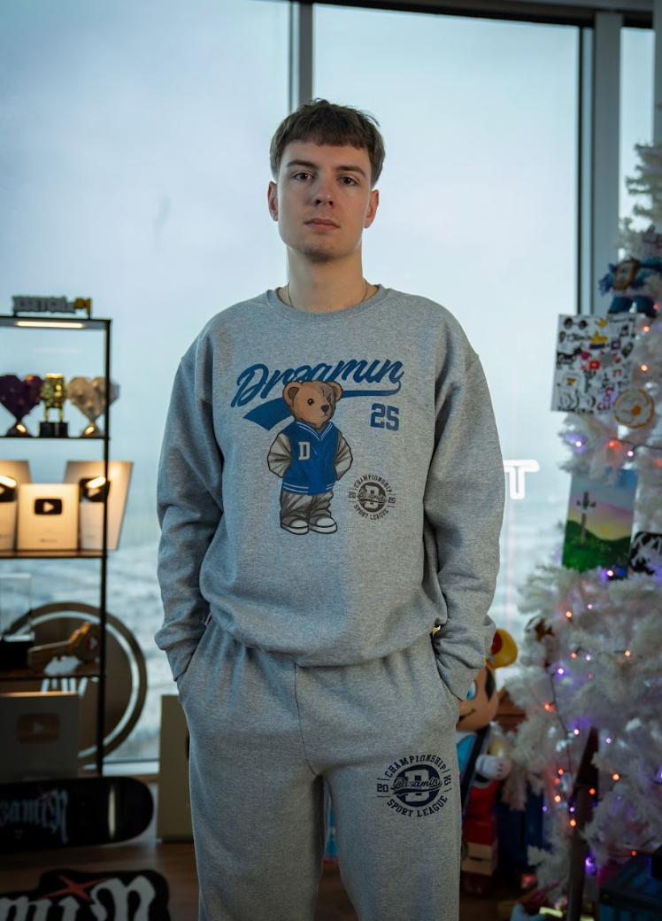 Dr3amin Varsity Bear Crewneck