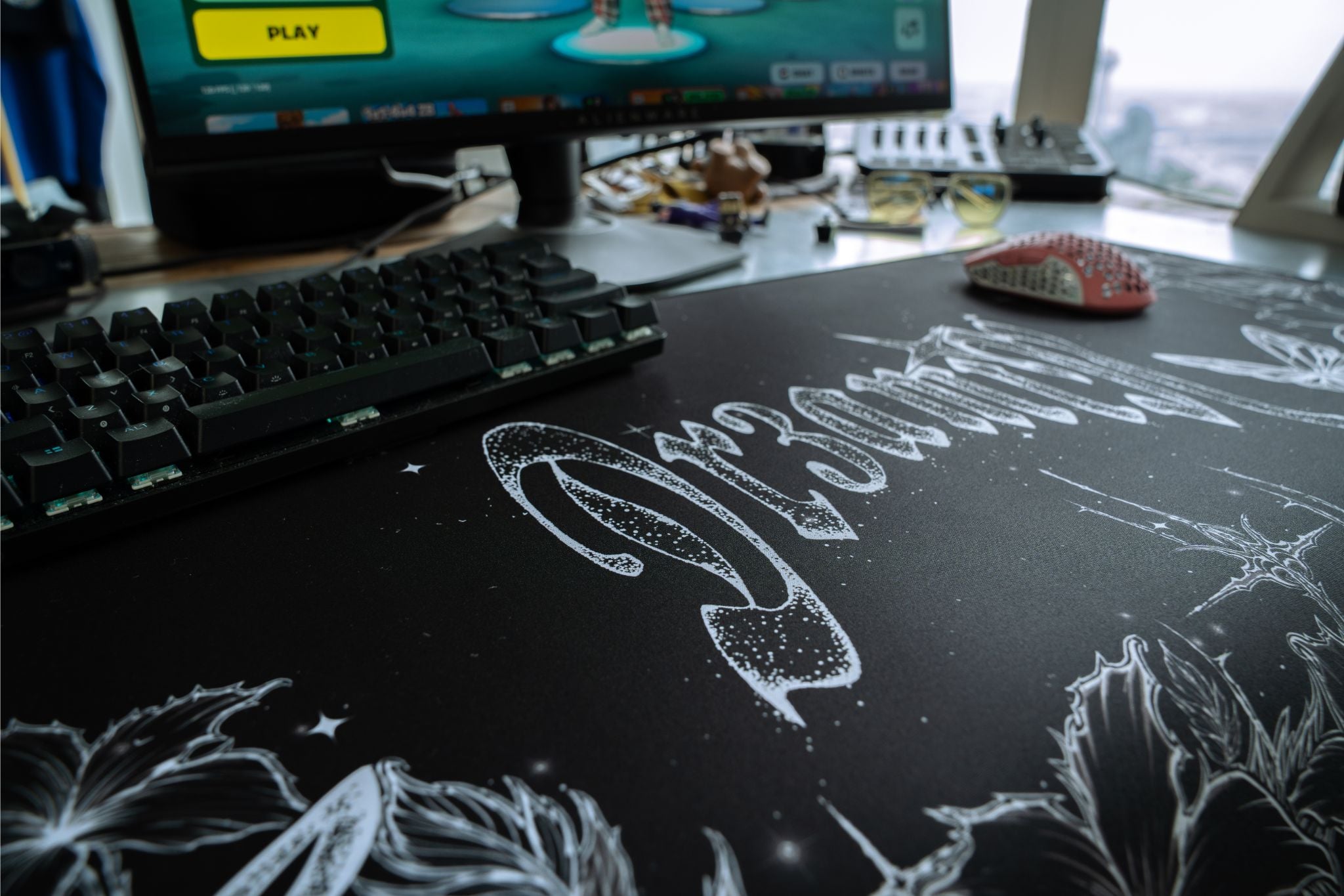 Dreamin Obsidian XXL Mousepad